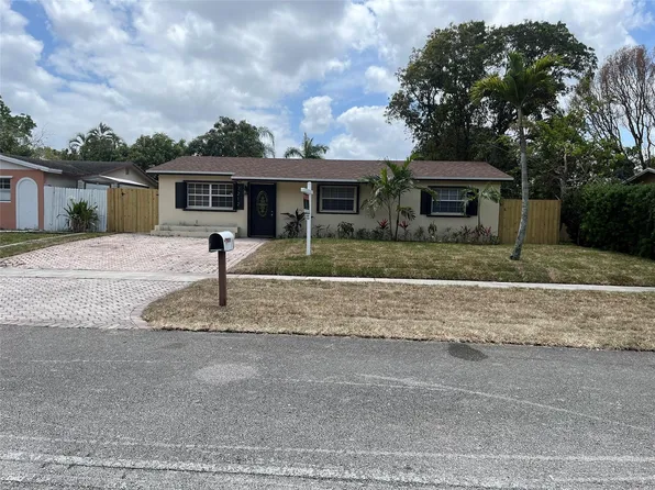 7212 SW 4th Street, North Lauderdale, FL 33068