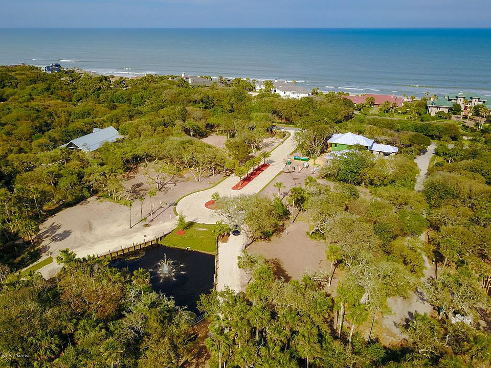 1st image of 20 Oasis Club Dr
