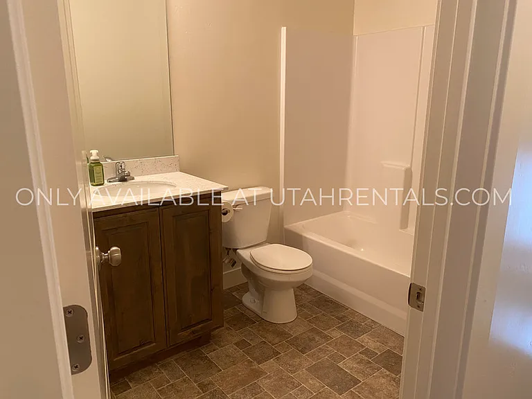 345 W Park View Ln — Photo 20