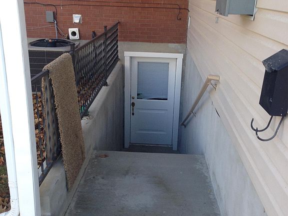 4th image of 7610 S Michelle Way