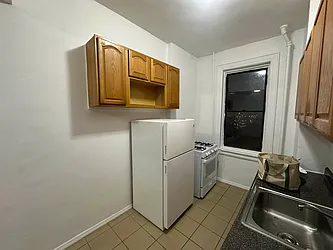 Rented by R New York