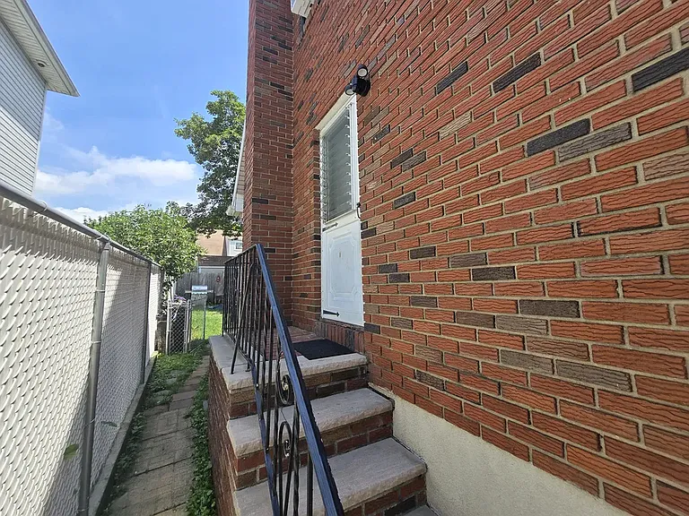 315 Delaware Ave #A — Photo 2