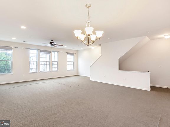 3rd image of 14719 Mason Creek Cir