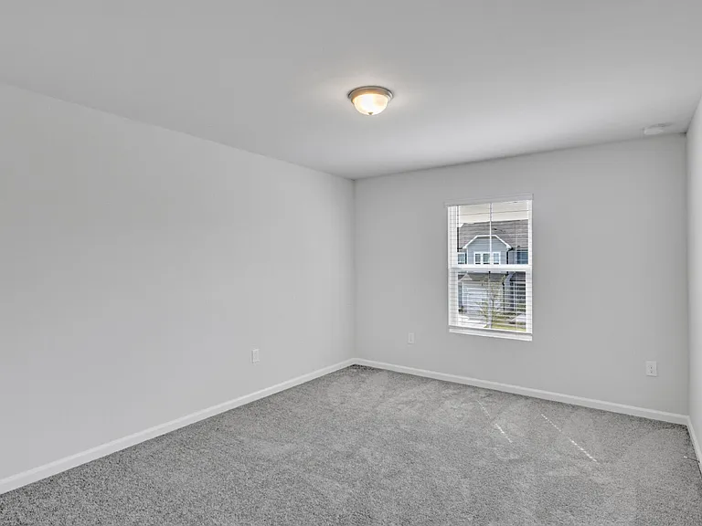 840 McKenzie Park Ter — Photo 35