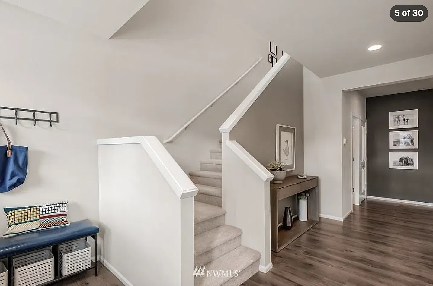 5 bed, 2700 sqft, $3,545 — Photo 4