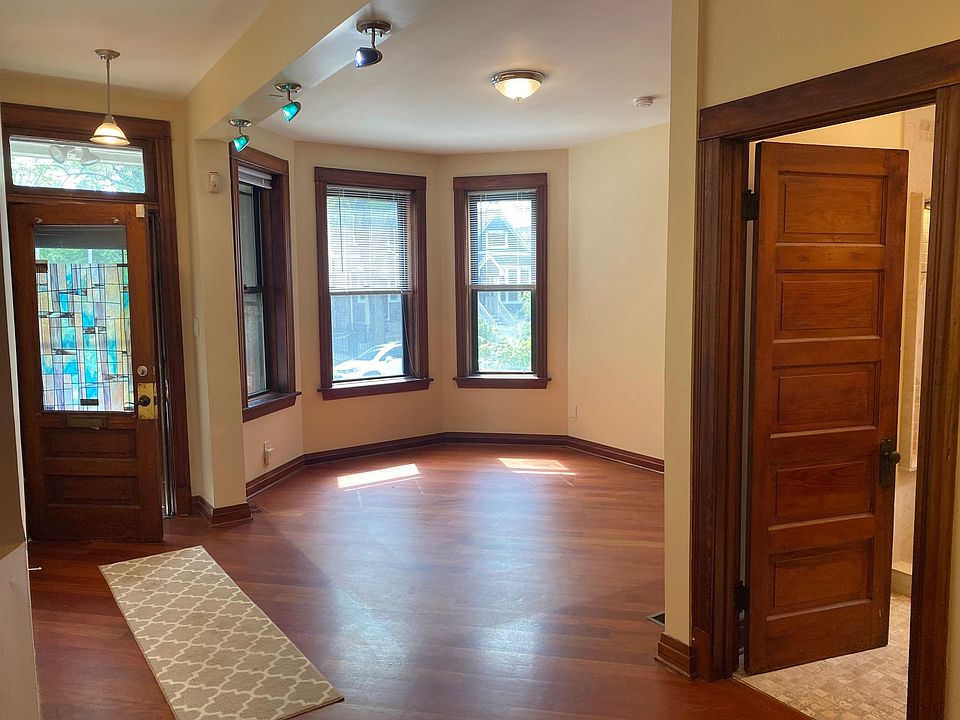 1st image of 3030 N Albany Ave #1
