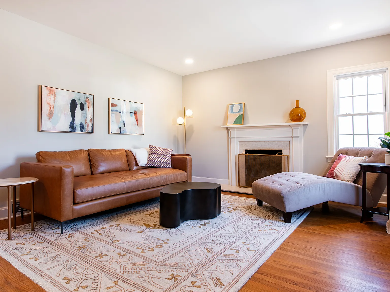 3 bed, 2430 sqft, $3,500 — Photo 2