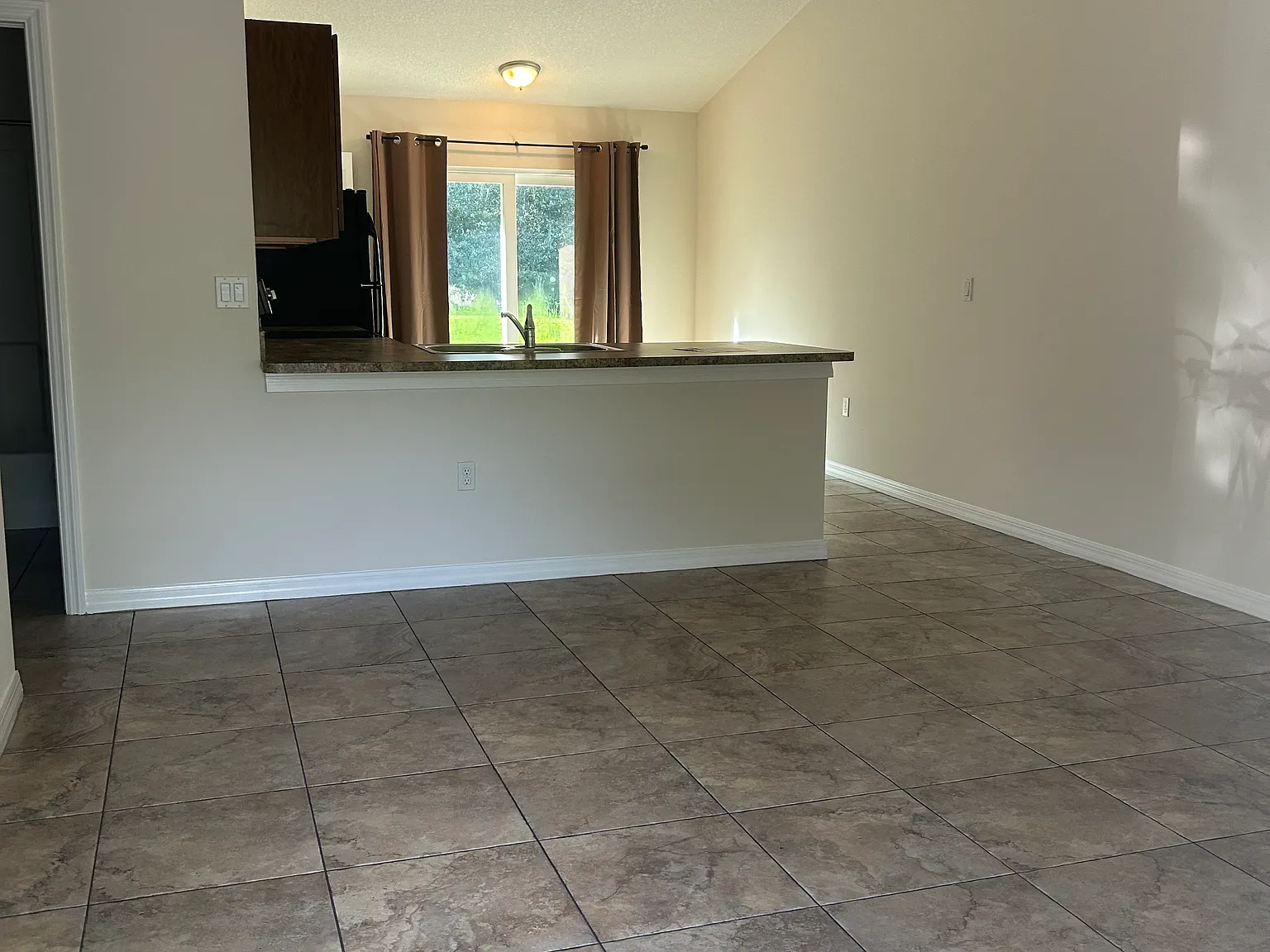 2 bed, $2,100 — Photo 3