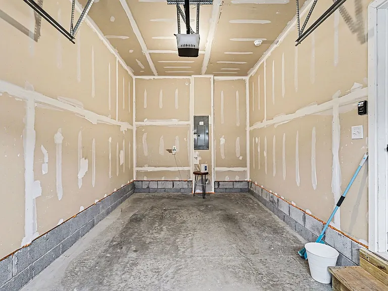 1049 Mountain View Dr — Photo 21