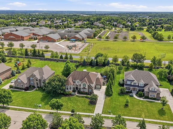 3rd image of 4744 Braid Ln