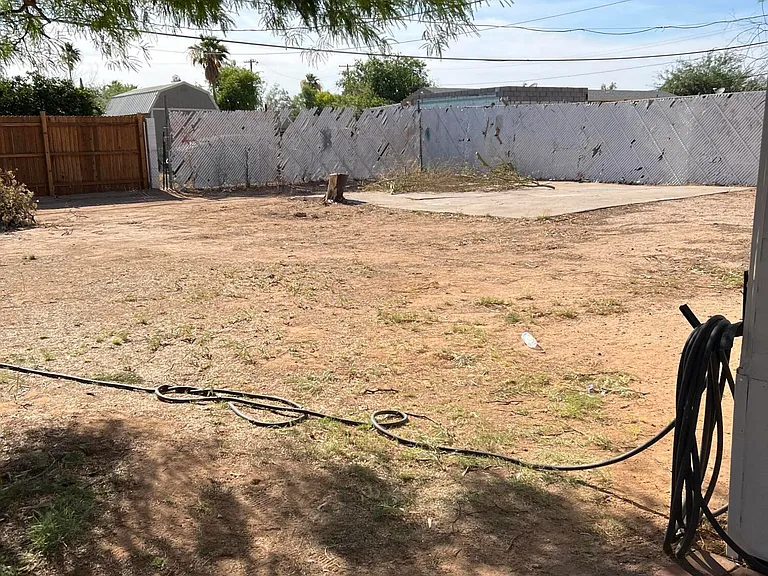 5818 N Tally Ho Ln — Photo 3