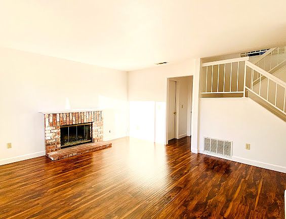 5th image of 239 Foulkstone Way