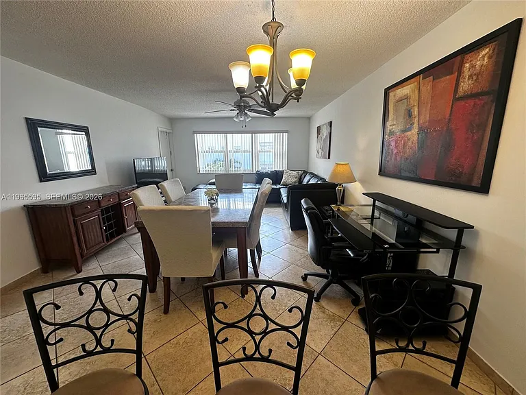 410 SE 2nd St #308 — Photo 17