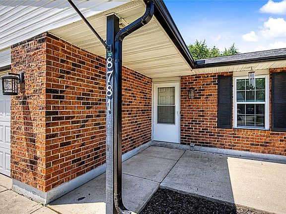 4th image of 8781 Emeraldgate Dr