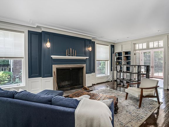4th image of 2243 Iroquois St