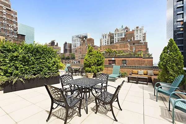 Sold by Compass | media 20