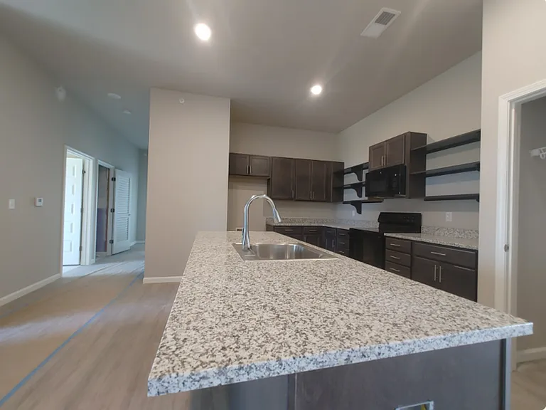 Finley Ridge Apartments — Photo 9