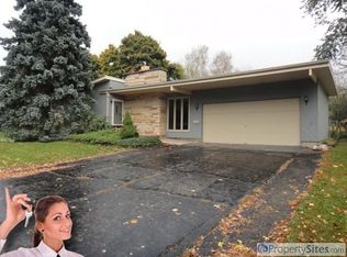 1522 Mayflower Dr, Dekalb, IL 60115