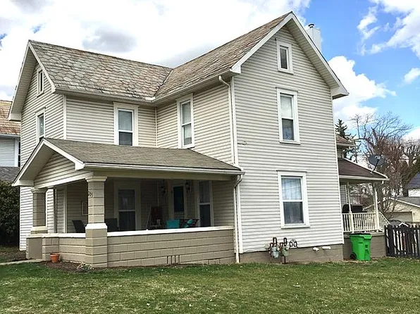 205 Maple St SW, Sugarcreek, OH 44681
