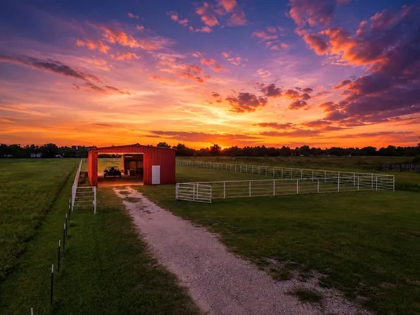 4215 Danek Rd, Crosby, TX 77532