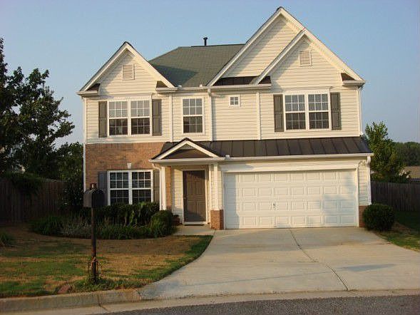 Beautiful home located in Cul-de-Sac.  Great Location!