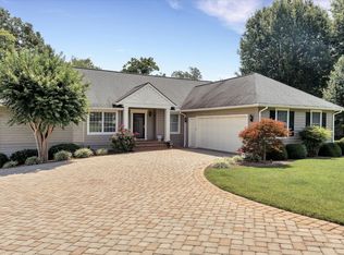 110 Lands End Rd, Penhook, VA 24137