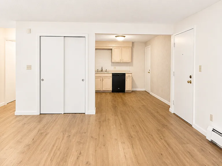 90 Beacon St #8 — Photo 2