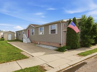 9857 Rembrandt Way, Fenton, MI 48430