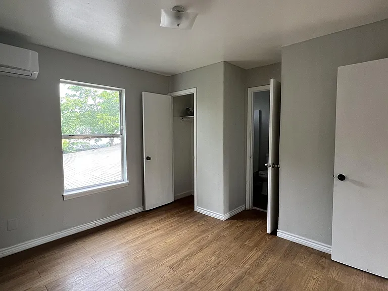 1723 W Mayfield Blvd #5 — Photo 8