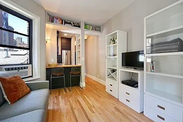 Rented by Domus Realty