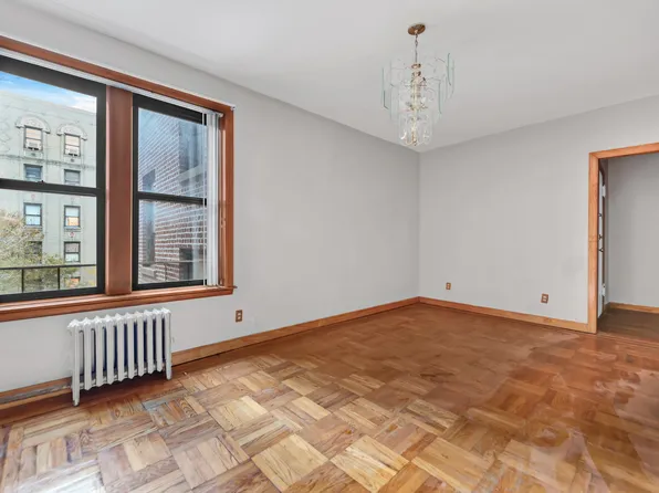 828 Gerard Avenue image 6 of 9