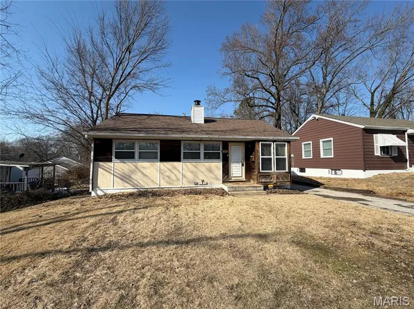 10339 Ross Cir, Saint Louis, MO 63137