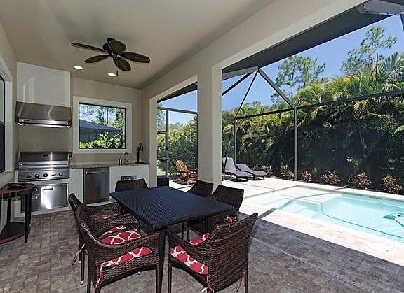 3rd image of 9255 Isla Bella Cir