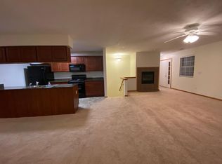 580 Clayton Cir, Sycamore, IL 60178