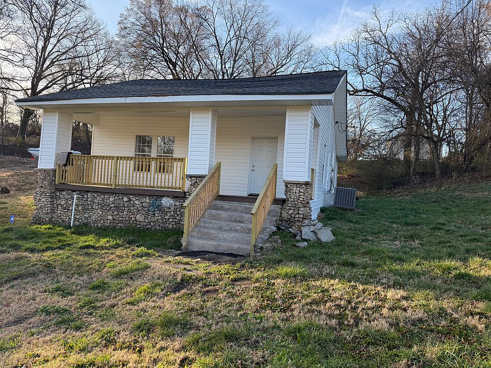 1st image of 730 Lakeview Park