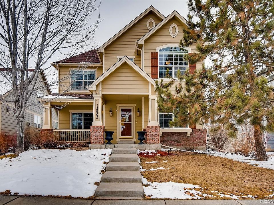 Welcome home to the highly desirable Village at Harmony Park Neighborhood!