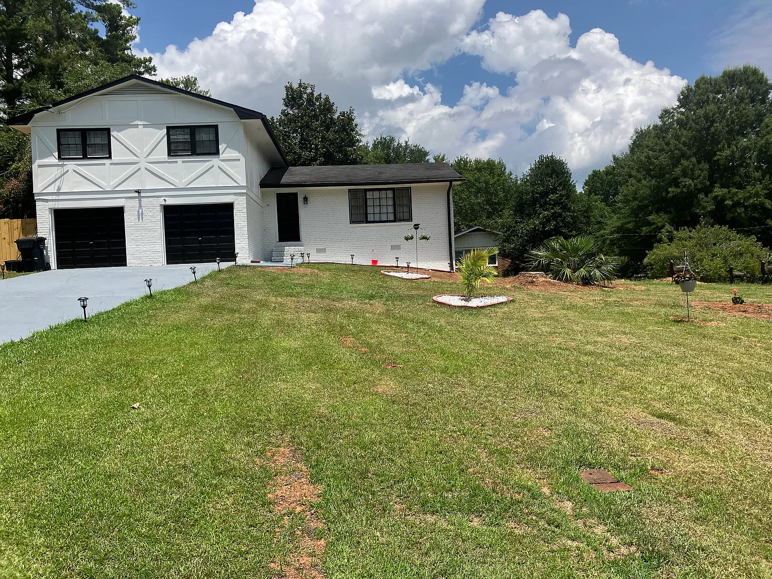 4 bed, 2.5 bath, 2395 sqft, $2,999 — Photo 2