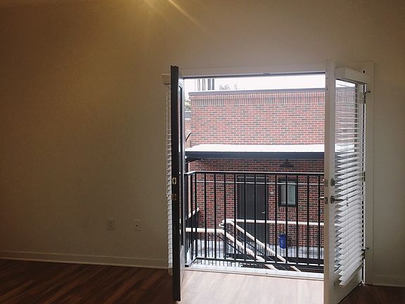 3rd image of 144 S 39th St #309