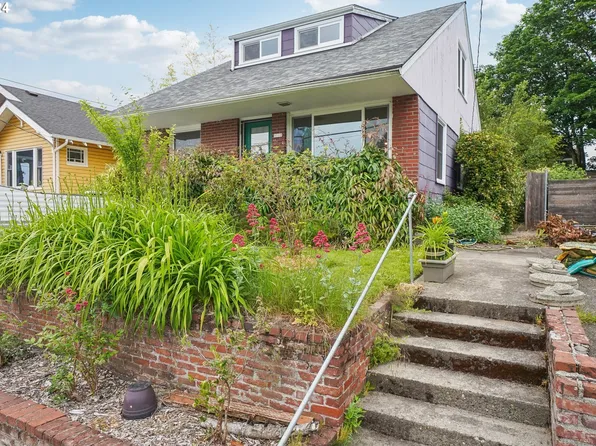 6902 N Albina Ave, Portland, OR 97217
