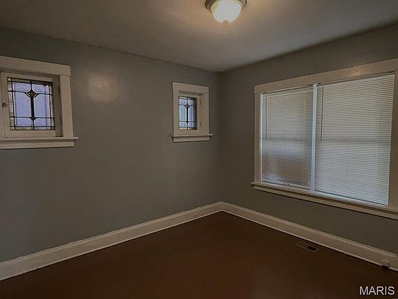 4th image of 4843 Lee Ave