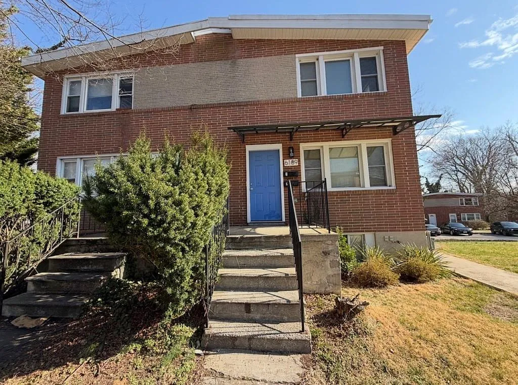 Photo 1 of 22 - 6189 Northwood Dr #2 - Baltimore, MD Primary Photo - 6189 Northwood Dr #2