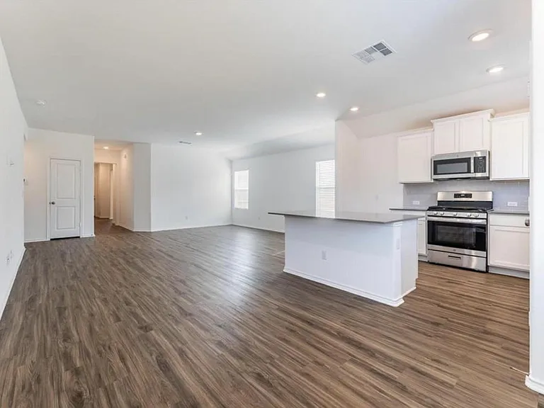 381 Jack Ryan St — Photo 17