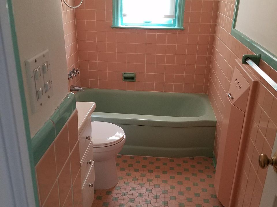 2nd image of 300 Bryn Mawr Rd