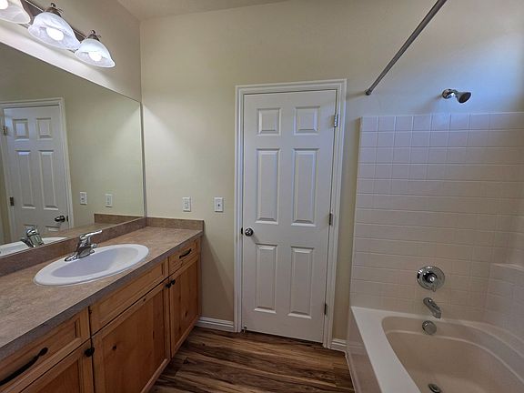 3rd image of 638 N 400 W Suite E