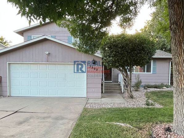 3207 Camelot Dr