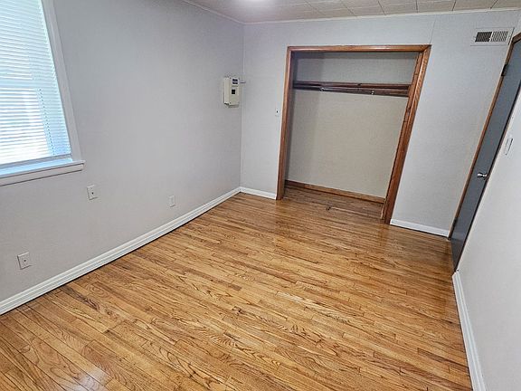 5th image of 565 Fremont Ave NW #1N