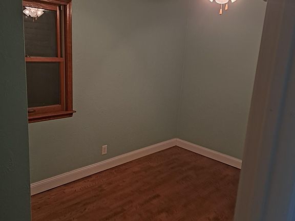 3rd image of 728 Rosamund St