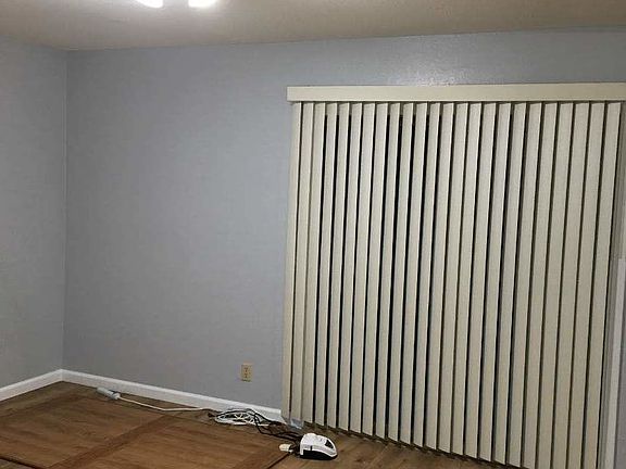 3rd image of 224 Red Oak Dr E APT E