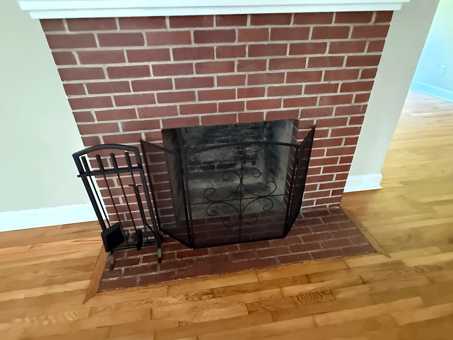 4 bed, 2051 sqft, $1,750 — Photo 2
