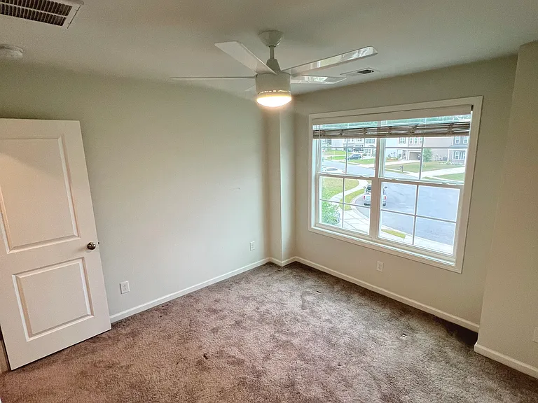 108 Horncastle Ct — Photo 35